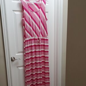 🌺 3 / $45 Ricki's Pink and White Striped Maxi Dress